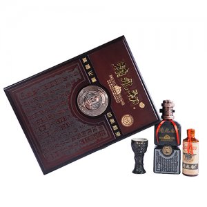 賴永初典藏50醬香型白酒