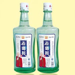 老鄉(xiāng)長(zhǎng)酒鴻運(yùn)