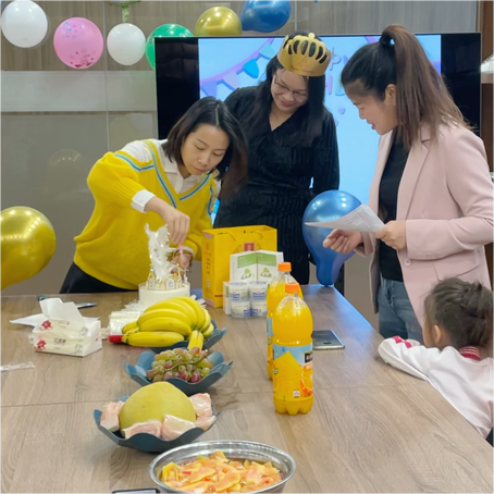 巧巧工廠廣州營銷中心舉辦員工生日會