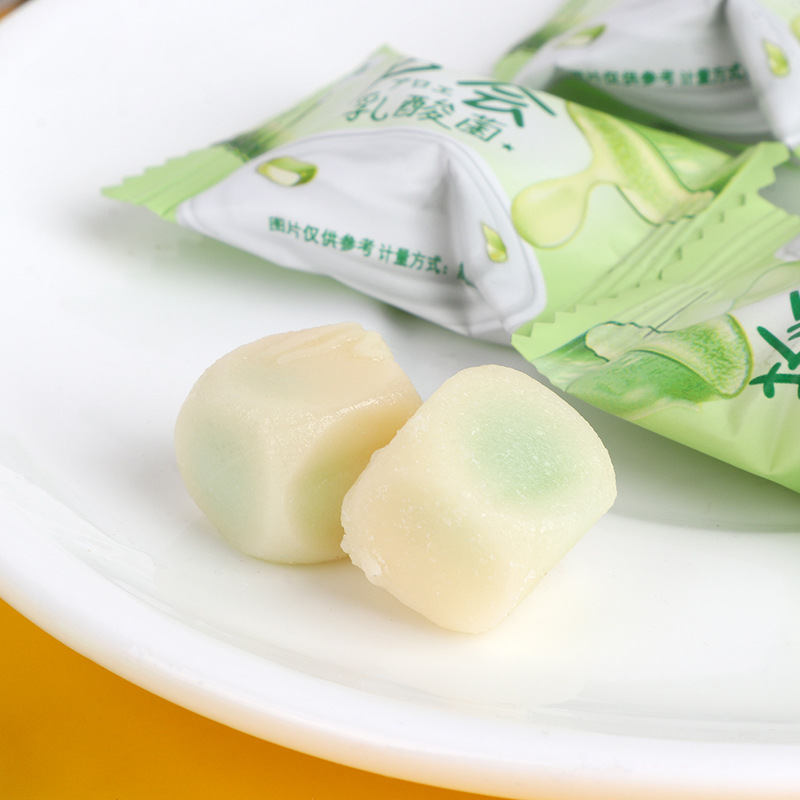 廠家直銷 蘆薈乳酸菌軟糖 爆漿糖果 零食現貨批發 可貼 可代.jpg