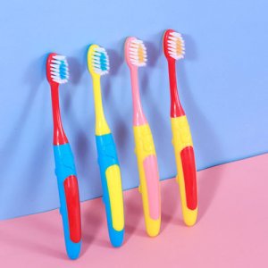 兒童牙刷卡通造型柔細刷毛代加工貼牌OEM/ODM