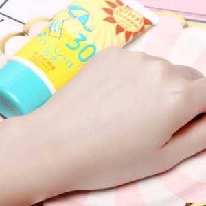 丹芝保濕防曬霜OEM/ODM