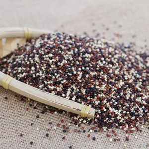 青海萬里紅優良三色藜麥400克瓶裝可OEM/ODM代工