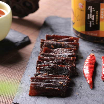龍巖罐裝手工牛肉干 風干手撕五香麻辣牛肉干批發休閑零食貼牌定制代加工