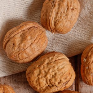 升泉新疆185手剝紙皮核桃OEM/ODM定制代加工