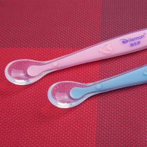 嬰兒硅膠軟勺寶寶練習吃飯軟頭勺嬰幼兒喂養用品可OEM/ODM代工