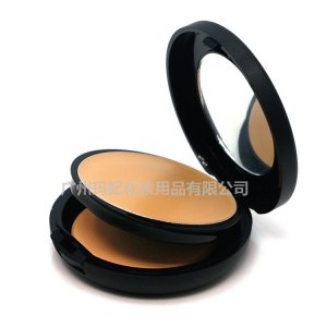 色彩沙龍專業(yè)彩妝柔潤(rùn)粉底霜