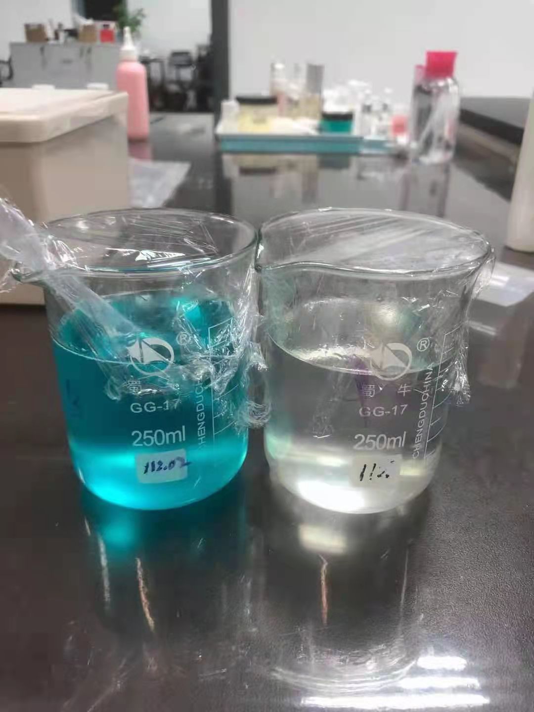 頭皮養(yǎng)護(hù)精油 頭發(fā)修護(hù)液 發(fā)用屏障修護(hù)精華OEM代加工