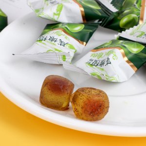 廠家直銷 咸橄欖軟糖 爆漿糖果 零食現(xiàn)貨批發(fā) 可貼 可代